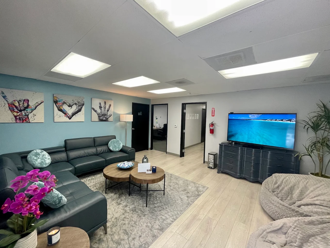 Lounge area at the California Care outpatient office in Laguna Hills